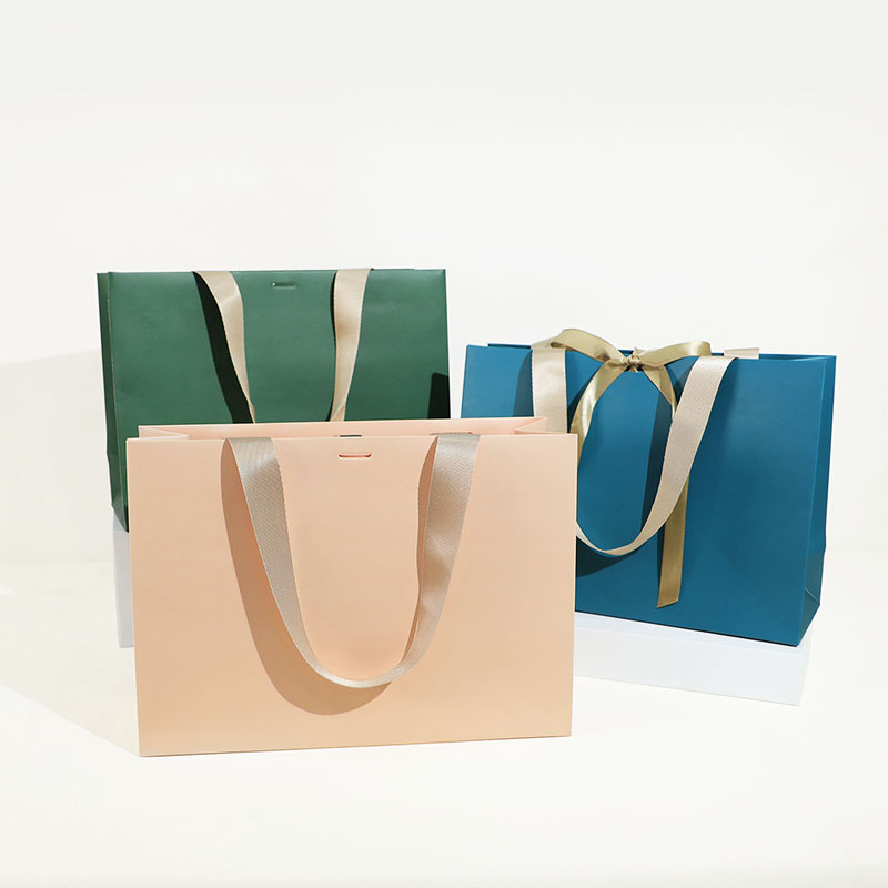 Paper Bag Supplier Custom Logo Printed Luxury Gift Shopping Packaging Kraft Paper Bags